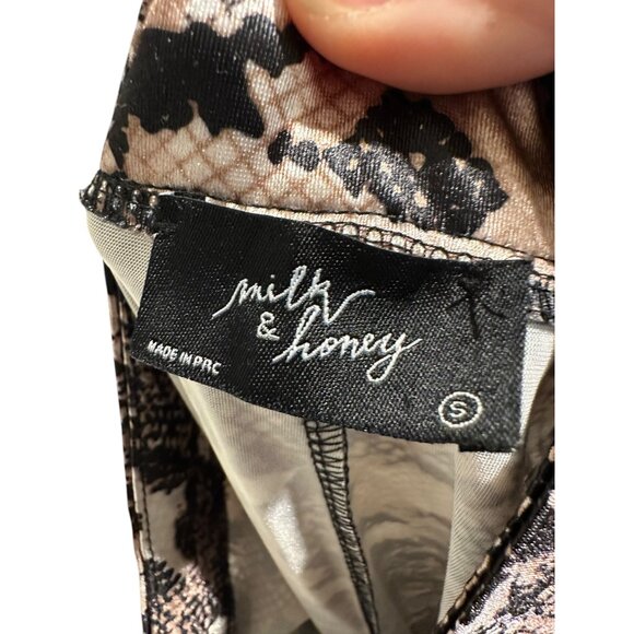 π 2/$30 π Snake Print Womens Bell Bottom Pants - Milk & Honey Brand Size S - Picture 4 of 8